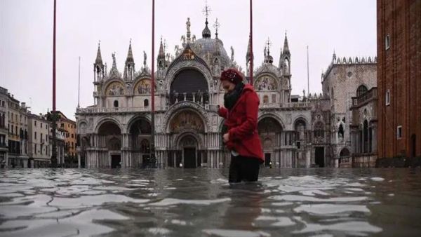 نحو 400 ملم من الأمطار هطلت مساء الخميس خلال ساعتين