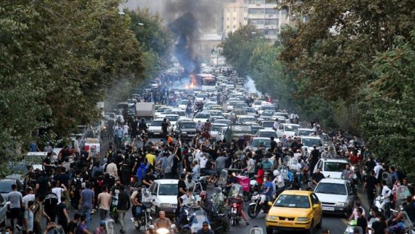 تظاهرات غاضبة في طهران