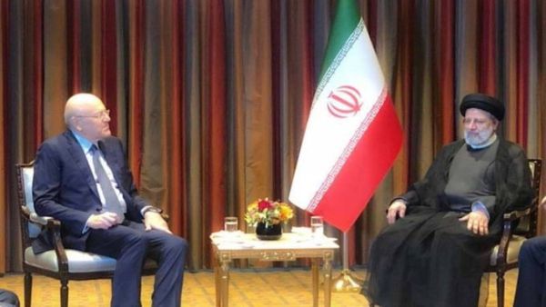 غياب علم لبنان عن لقاء رئيسي وميقاتي 