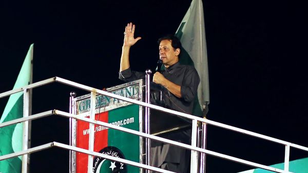 Former Pakistan's prime minister Imran Khan delivers a speech in a rally in Multan on September 8, 2022. (Photo by Shahid Saeed MIRZA / AFP) Former Pakistan's prime minister Imran Khan