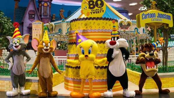 Warner Bros. World™ Abu Dhabi Celebrates “80 Years of Tweety” With Entertainment for Guests of All Ages