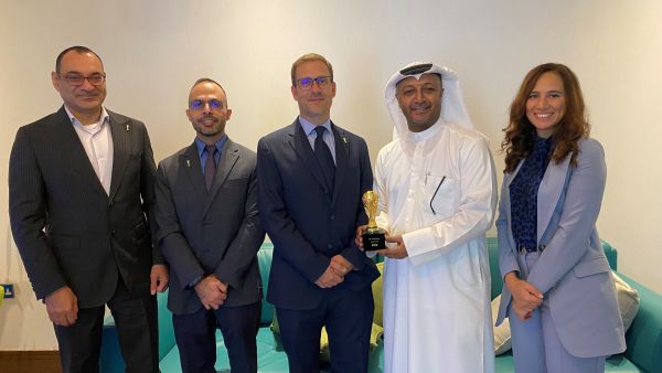 جمارك دبي تعزز تعاونها مع الاتحاد الدولي لكرة القدم "فيفا" في مجال حماية حقوق الملكية الفكرية