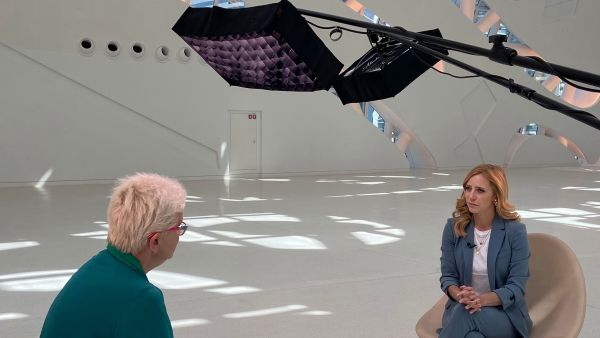 CNN Decoded Anna Stewart and Dr Jane Thomason  CNN dives into the metaverse in first episode of Decoded