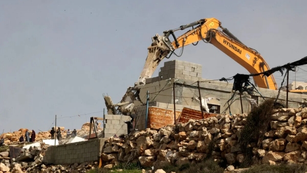 Destroying Palestinian homes 