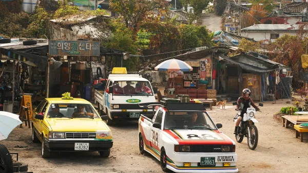Hyundai Retro Models Rev Up Netflix’s ‘Seoul Vibe’