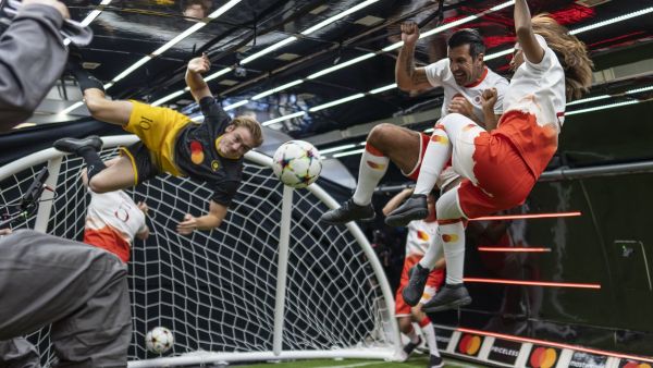 Mastercard expands decades-long football legacy through GUINNESS WORLD RECORDS™ title with Luis Figo