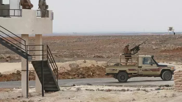 Jordanian soldiers guard the border with Syria 