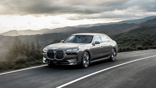 A First-class Drive at Your Fingertips: BMW 7 Series 2023 Pre-booking Now Open in Bahrain