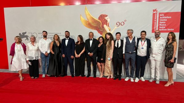 كندة علوش تبدأ جولتها العالمية بالعرض الأول لفيلم نزوح في مهرجان فينيسيا