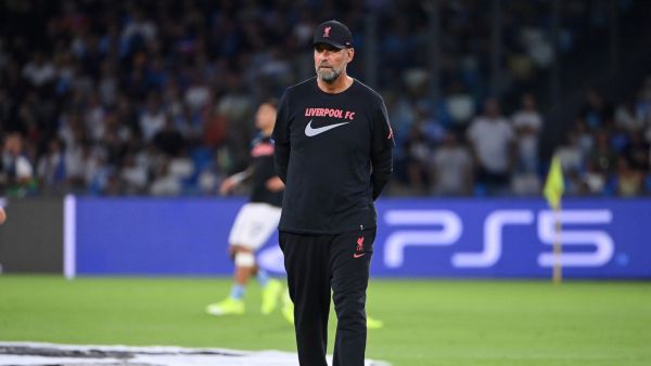 Liverpool's German manager Jurgen Klopp looks on prior to the UEFA Champions League Group A first leg football match between SSC Napoli and Liverpool FC at the Diego Armando Maradona Stadium in Naples on September 7, 2022. (Photo by Alberto PIZZOLI / AFP)