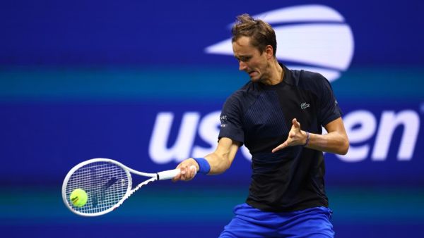 Daniil Medvedev of Russia returns a shot against Arthur Rinderknech of France in their Men's Singles Second Round match on Day Three of the 2022 US Open at USTA Billie Jean King National Tennis Center on August 31, 2022 in the Flushing neighborhood of the Queens borough of New York City. Elsa/Getty Images/AFP (Photo by ELSA / GETTY IMAGES NORTH AMERICA / Getty Images via AFP)
