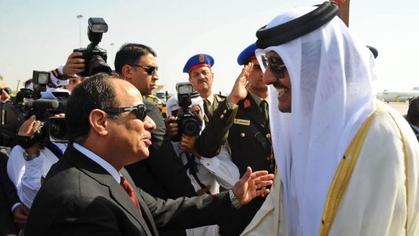 الرئيس المصري عبد الفتاح السيسي وأمير قطر الشيخ تميم بن حمد آل ثاني