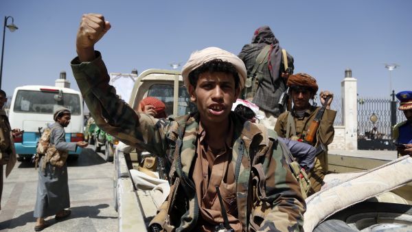 الحوثي يهدد "دول التحالف" بطائرات تعرف وجهتها