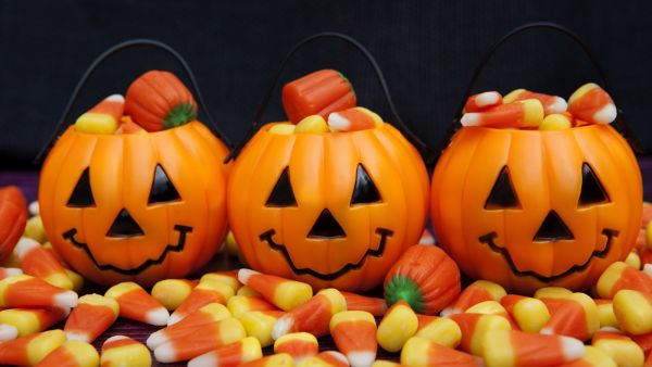 أفكار من الكاندي لتزيين مائدتك في عيد الهالوين