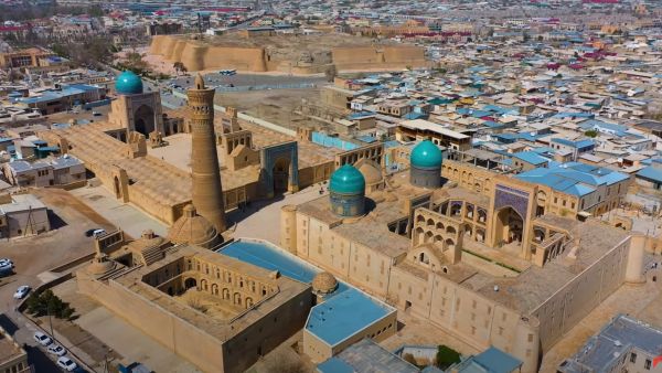 أوزبكستان.. انفجار بمستودع تابع لوزارة الدفاع