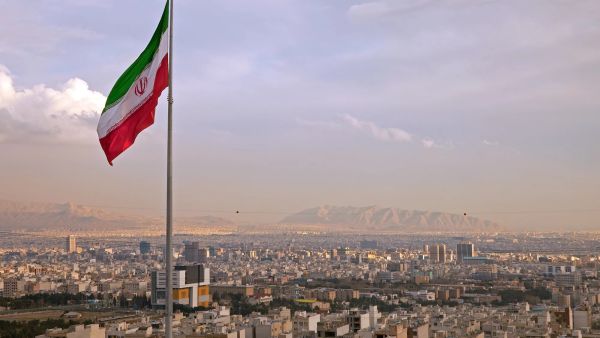 نعم لإيران لا للجمهورية الإسلامية!