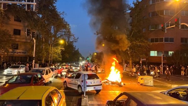 إيران: ثورة ضدّ ثورة...