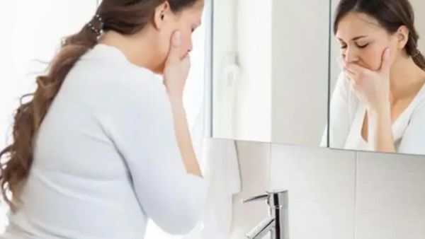 تفسير رؤية القيء في المنام