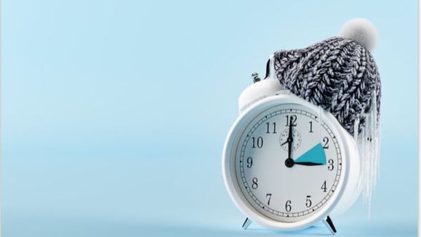  بداية اكتوبر من كل عام تعيد غالبية الدول الساعة 60 دقيقة ليتماشى مع غروب وشروق الشمس