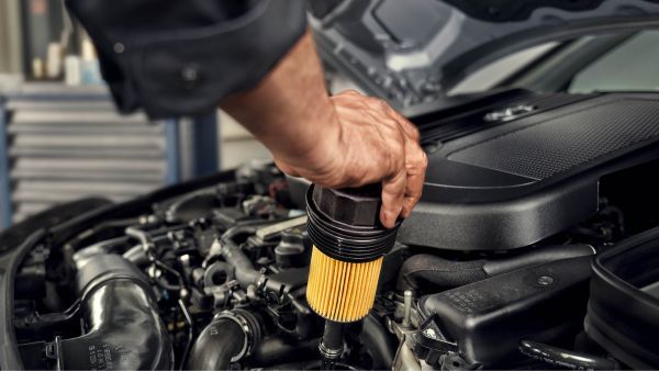 Mercedes-Benz Oman Celebrates Oman’s 52nd National Day with 55% Discount on Parts 