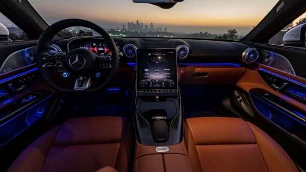 The new Mercedes-AMG SL: The new edition of an icon