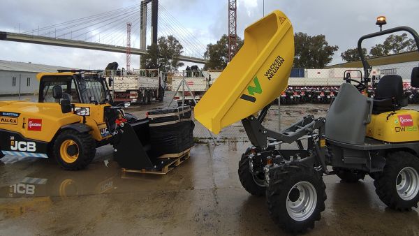 ACCIONA becomes the first Spanish construction company to acquire this kind of sustainable machinery. The initiative is part of the company’s decarbonization plan. ACCIONA Opts for the Use of Electrical Construction Machinery in Its Projects