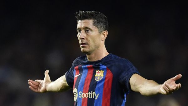 Barcelona's Polish forward Robert Lewandowski reacts during the UEFA Champions League 1st round, group C, football match between FC Barcelona and Inter Milan at the Camp Nou stadium in Barcelona on October 12, 2022. (Photo by Pau BARRENA / AFP)