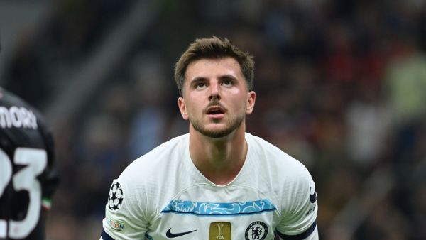 Chelsea's English midfielder Mason Mount reacts during the UEFA Champions League group E, football match between AC Milan and Chelsea, at the San Siro stadium, in Milan, on October 11, 2022. (Photo by Alberto PIZZOLI / AFP)