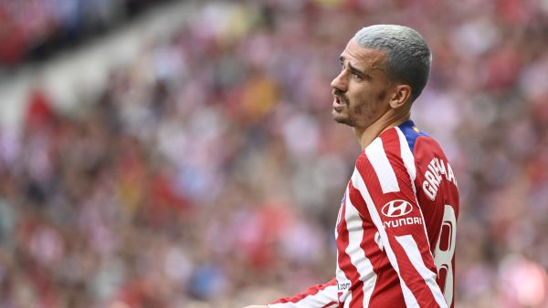 Atletico Madrid's French forward Antoine Griezmann reacts during the Spanish League football match between Club Atletico de Madrid and Girona FC at the Wanda Metropolitano stadium in Madrid on October 8, 2022. (Photo by PIERRE-PHILIPPE MARCOU / AFP)