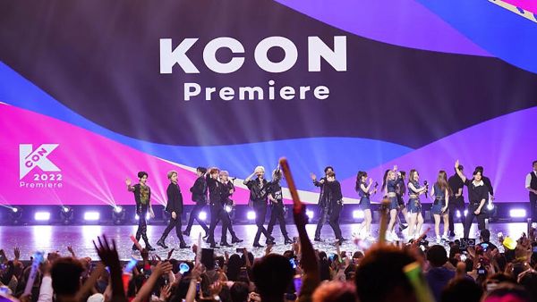 حفل KCON يشعل أجواء الرياض