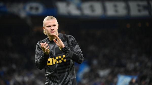 Manchester City's Norwegian striker Erling Haaland applauds after the end of the UEFA Champions League 1st round day 4 group G football match FC Copenhagen vs Manchester City in Copenhagen, Denmark, on October 11, 2022. (Photo by Jonathan NACKSTRAND / AFP)