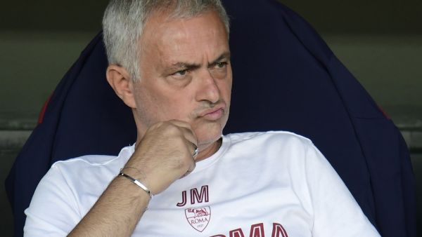 Roma's Portugal's coach Jose Mourinho looks on prior the UEFA Europa League, first round, group C, football match between Real Betis and AS Roma at the Benito Villamarin stadium in Seville on October 13, 2022. (Photo by CRISTINA QUICLER / AFP)