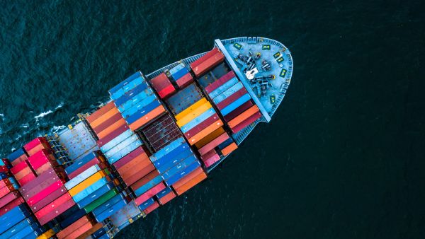 Abu Dhabi Plans to Boost Non-Oil Exports to $48bn by 2031