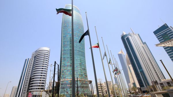 رفض عدد من أعضاء مجلس الأمة تصريحات المسؤولين الأوروبيين، معتبرين ذلك "تدخلا سافرا في الشأن الداخلي للكويت".