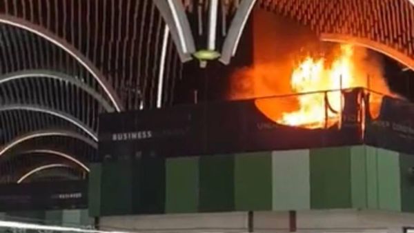 حريق داخل كافتريا في صالة المغادرة بمطار بغداد الدولي