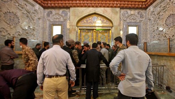20 قتيلا في هجوم شيراز واعتقال المنفذين