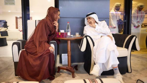 الشيخ حمد بن خليفة آل ثاني مع الشيخة موزا