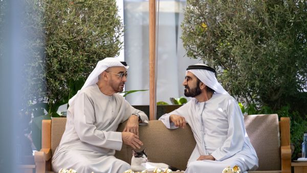 محمد بن زايد ومحمد بن راشد في استراحة المرموم