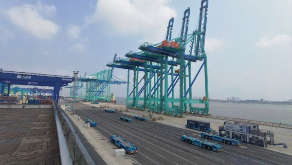 Huawei and Tianjin Port jointly built a driverless, zero-carbon “vehicle-cloud synergy” horizontal transportation solution