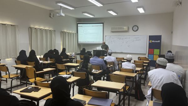 "مايكروسوفت" ووزارة النقل والاتصالات وتقنية المعلومات تطلقان برنامجا تدريبيا في الذكاء الاصطناعي