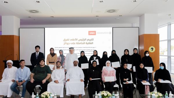 UAEU Chancellor meets the student competition winners in the second semester 2021-2022