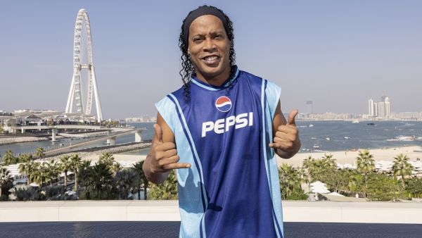 Pepsi® Brings the Nutmeg King, Ronaldinho, to Dubai
