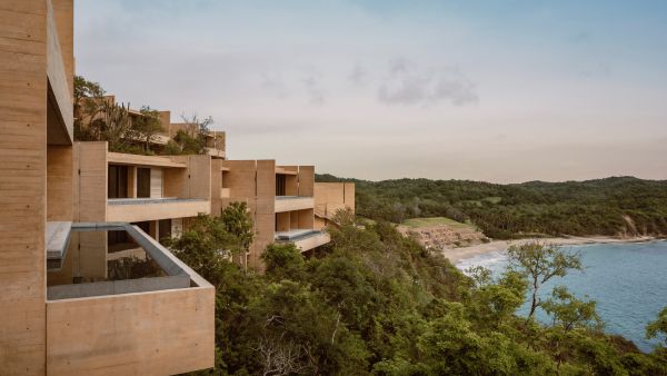 A 3,000-acre nature reserve along a pristine 6-mile stretch of coastline is now home to an ultra-luxury Four Seasons resort experience NOW OPEN: Four Seasons Resort Tamarindo, México Welcomes Guests to a Verdant Refuge on the Pacific Coast
