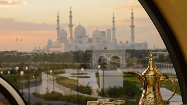 The Ritz-Carlton Abu Dhabi, Grand Canal announces a stellar collection of dining events which will delight guests and visitors alike The Ritz-carlton Abu Dhabi, Grand Canal Is Set To Celebrate the Magic of the Festive Season