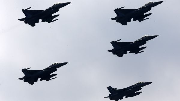 مقاتلات أمريكية من طراز  "F-16" (أ ف ب)