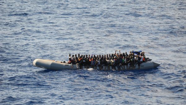 عمليات بحث عن ناجين قباله السواحل اليونانية