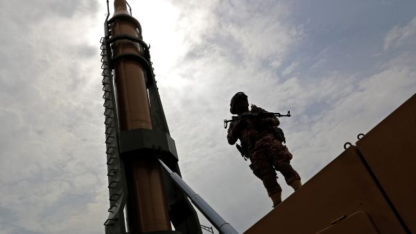 صاروخ باليستي إيراني 