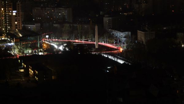 إنقطاع الكهرباء عن "كييف" ومناطق واسعة في أوكرانيا (أ ف ب)