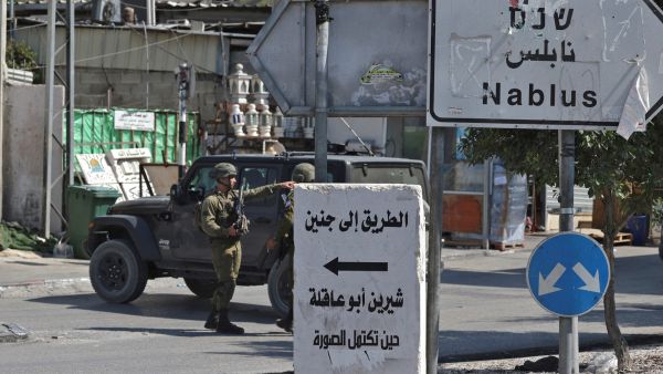 قوات الاحتلال الاسرائيلي تواصل اقتحامها لنابلس (أ ف ب)