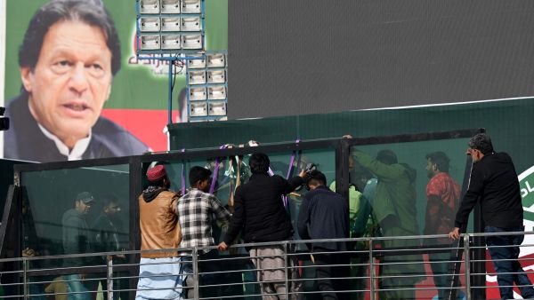 عمران خان سيلقي كلمة أمام الآلاف من أنصاره في "روالبندي".